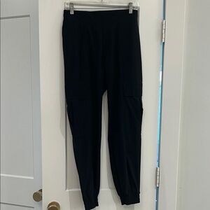 Athleta Chelsea Utility Jogger size 2 - black
- EUC